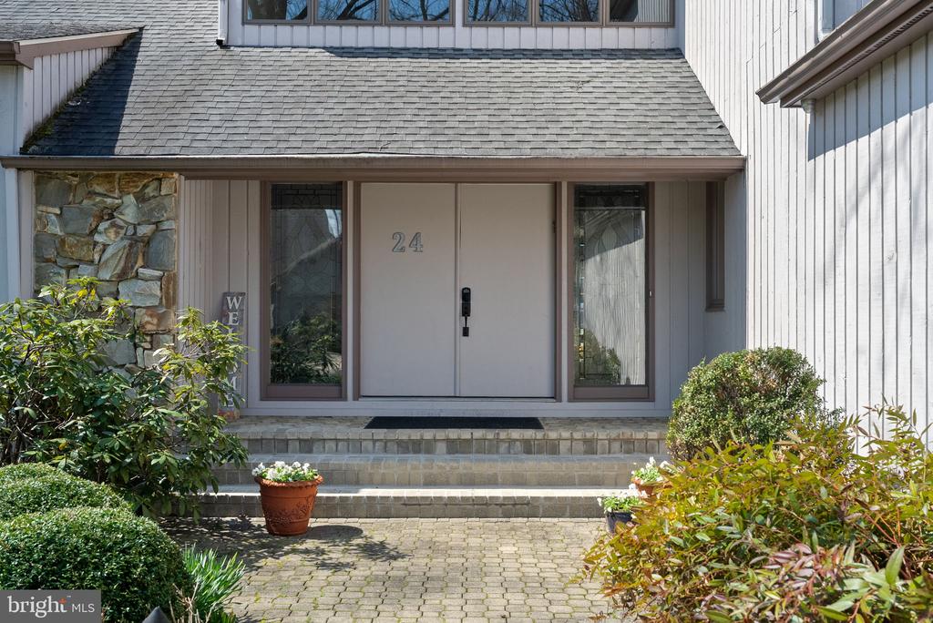 24 YORKSHIRE DRIVE