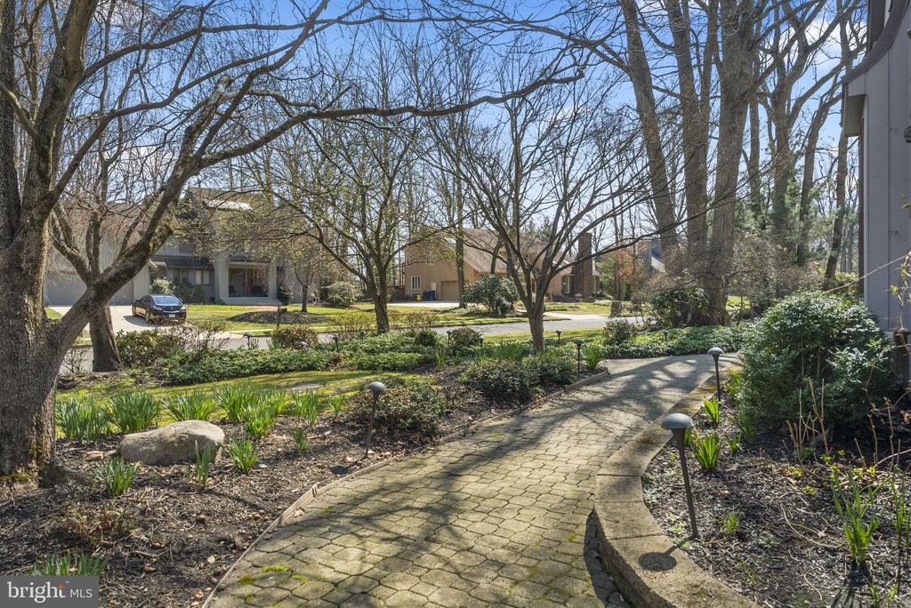 24 YORKSHIRE DRIVE