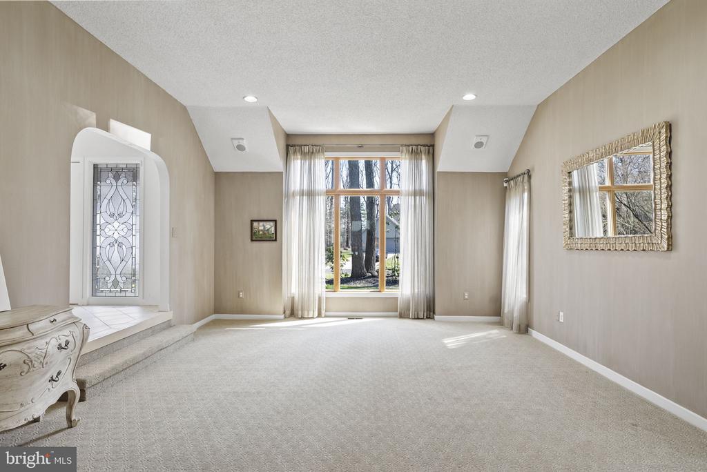 24 YORKSHIRE DRIVE