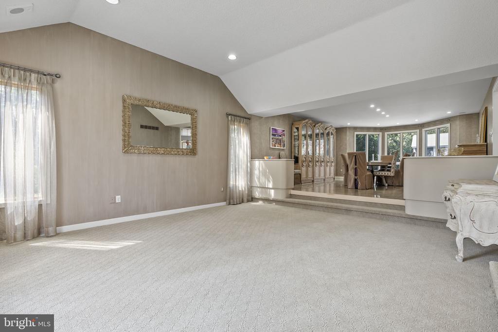 24 YORKSHIRE DRIVE