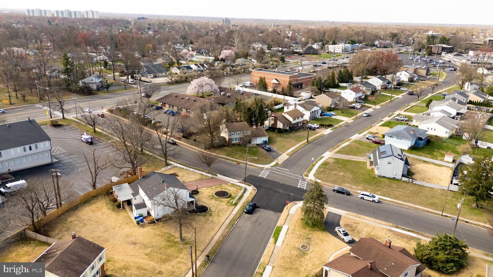 138 KNOLLWOOD DRIVE