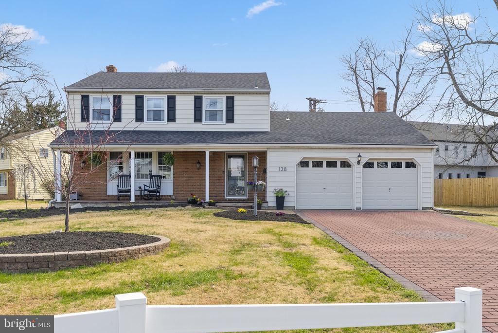 138 KNOLLWOOD DRIVE