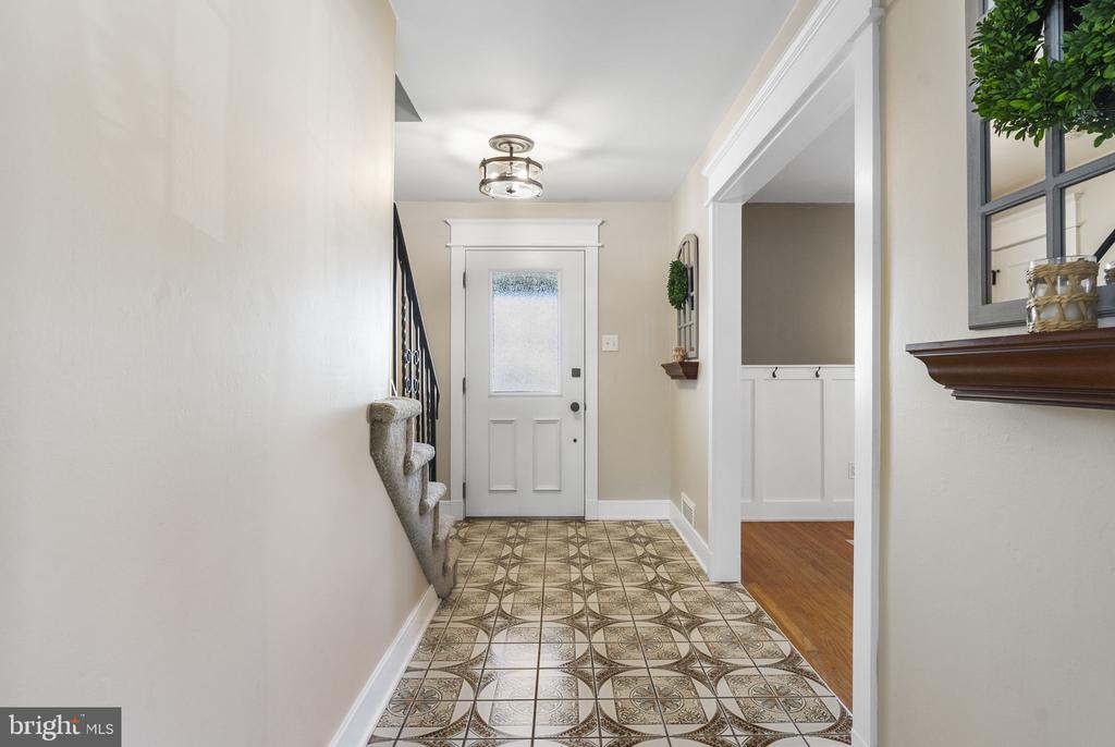 138 KNOLLWOOD DRIVE
