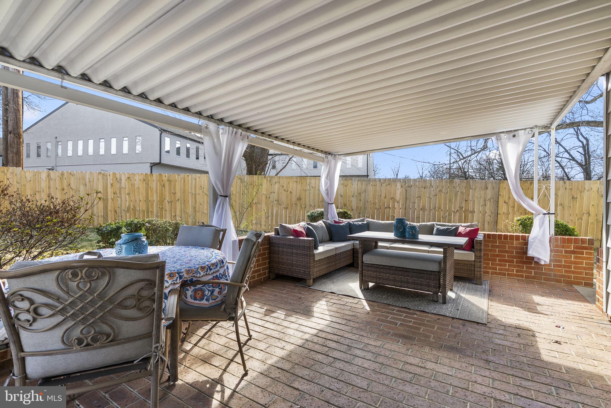 138 KNOLLWOOD DRIVE