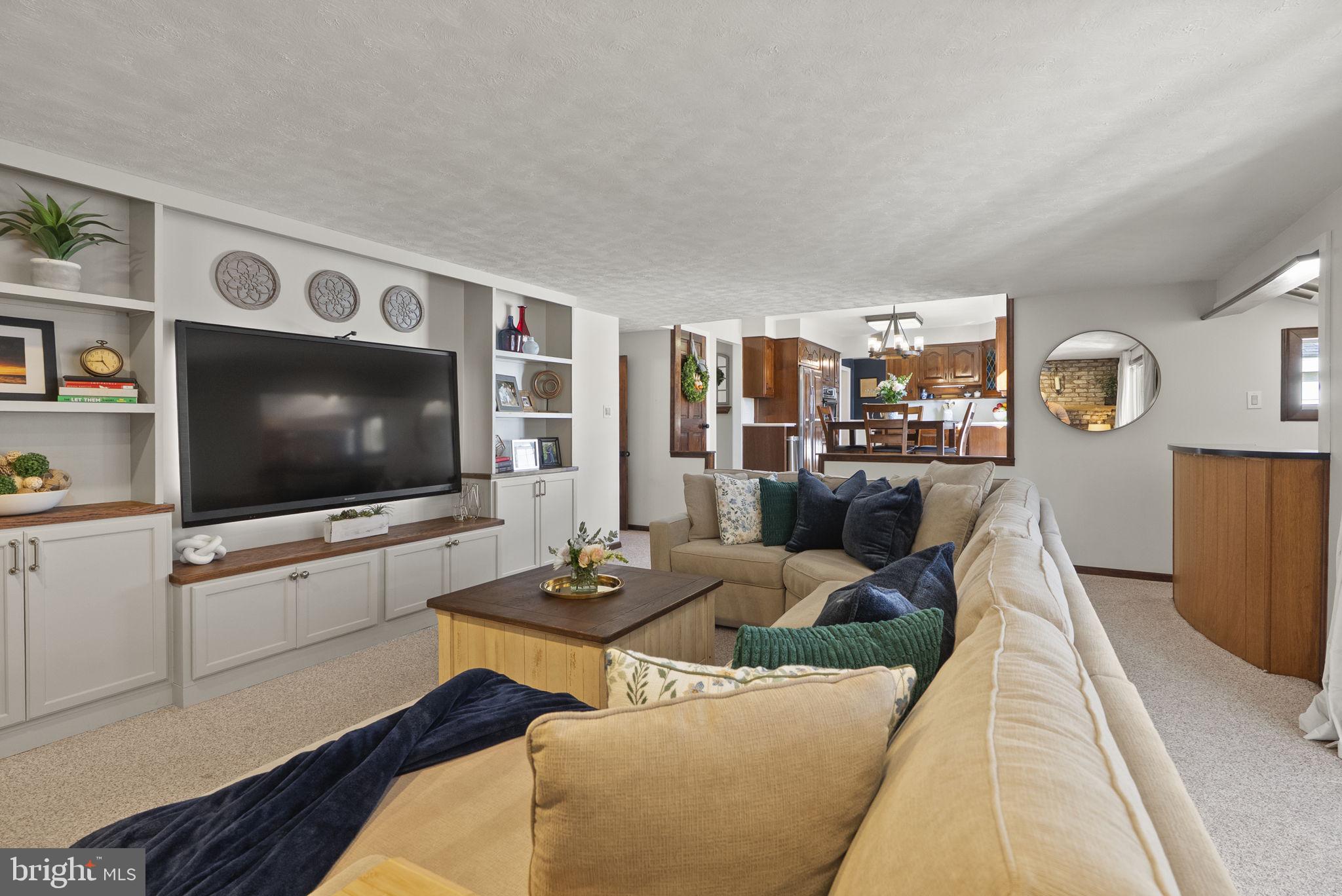 138 KNOLLWOOD DRIVE