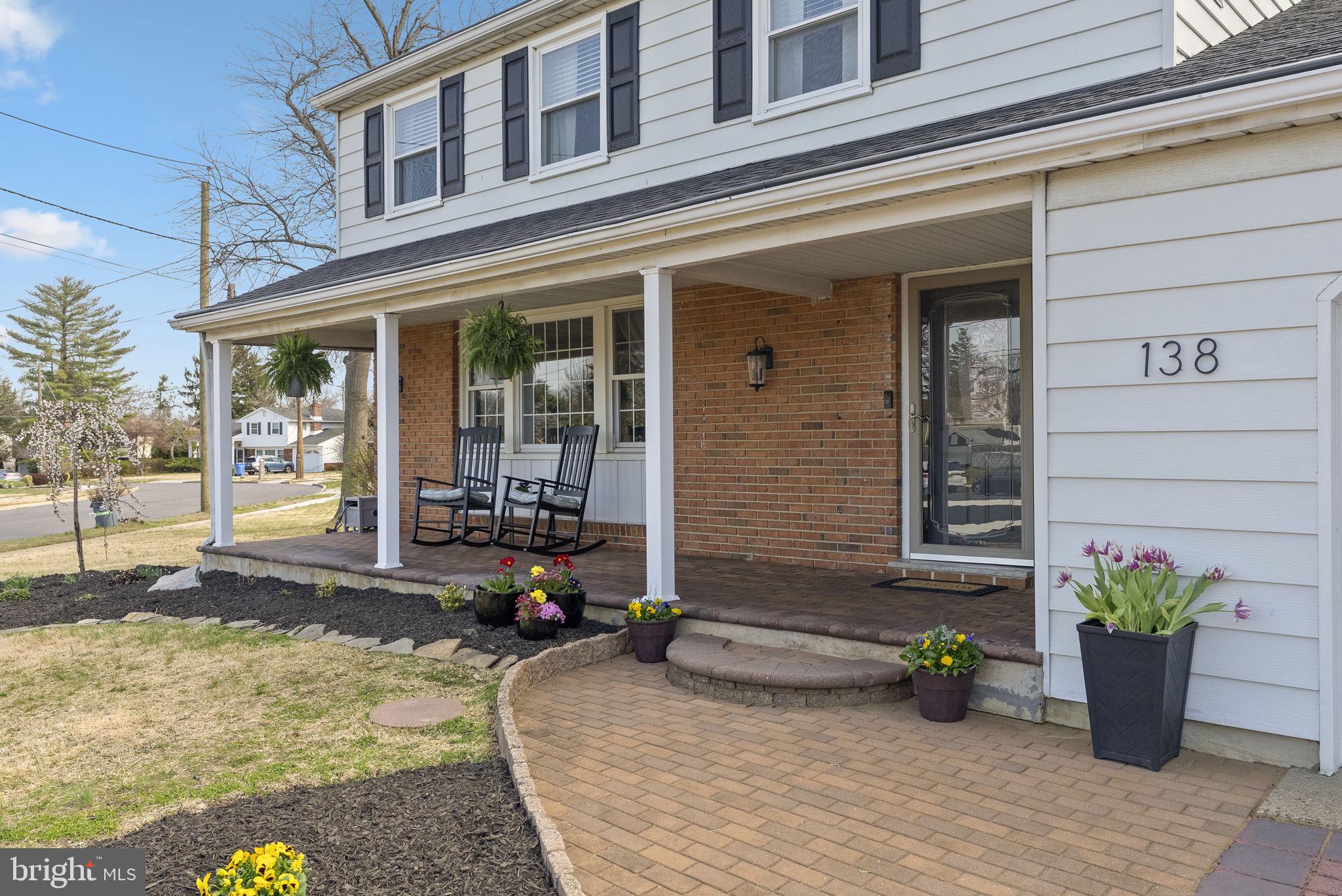 138 KNOLLWOOD DRIVE