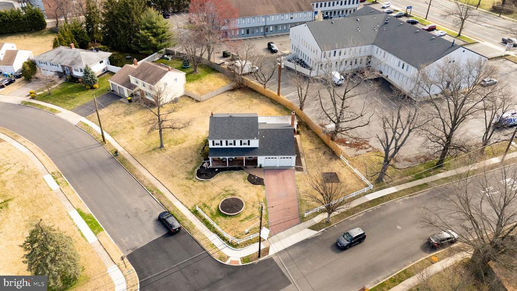 138 KNOLLWOOD DRIVE