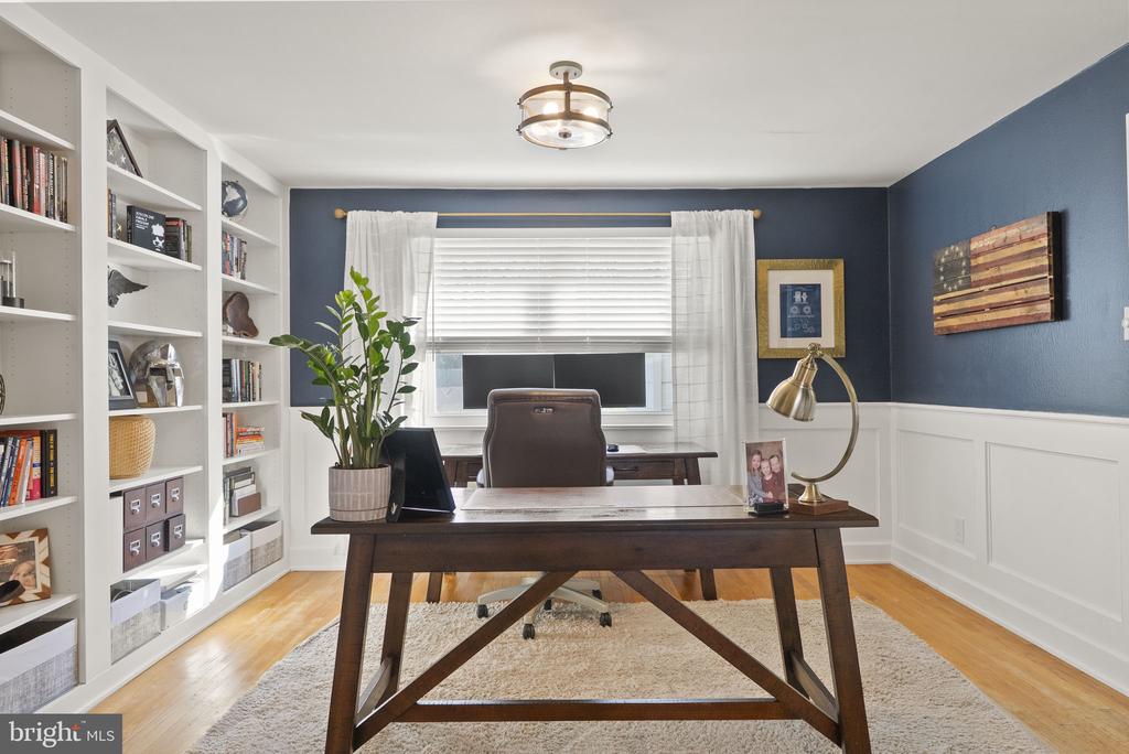 138 KNOLLWOOD DRIVE