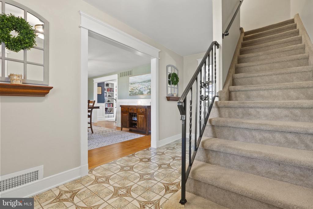 138 KNOLLWOOD DRIVE