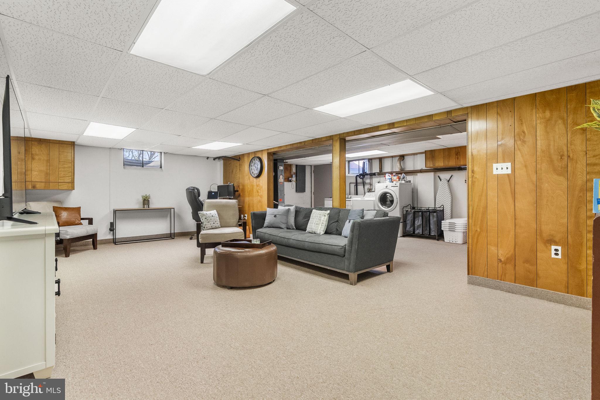 138 KNOLLWOOD DRIVE