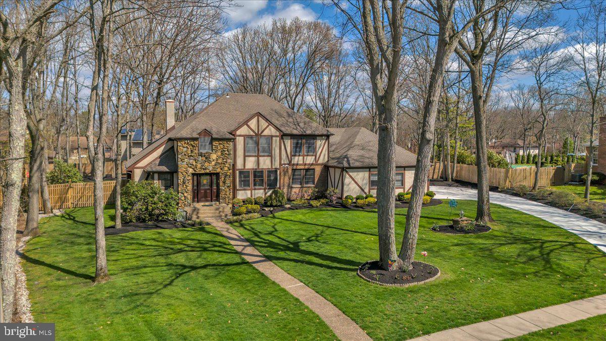 6 EDELWEISS LANE