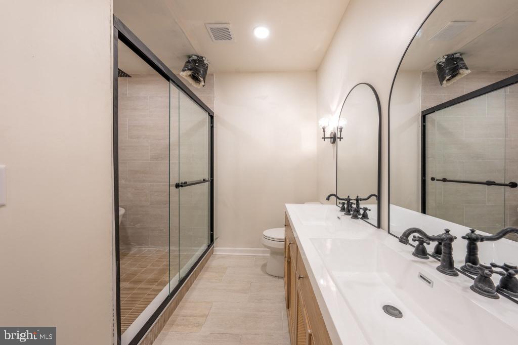 171 SILVER LAKE DRIVE