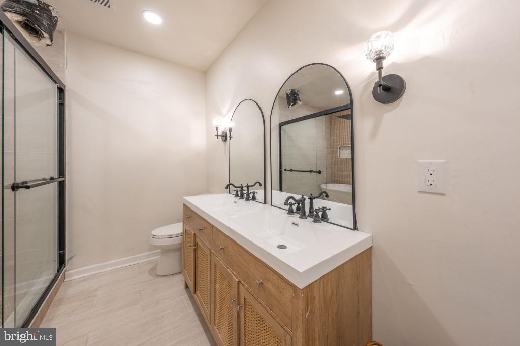 171 SILVER LAKE DRIVE