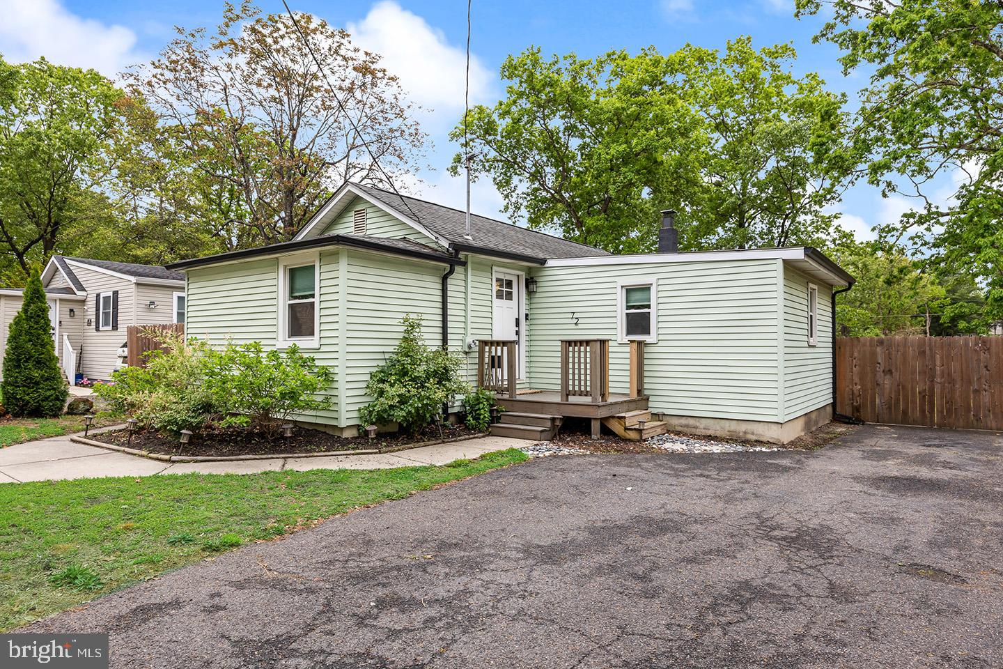 72 E 9TH AVENUE
