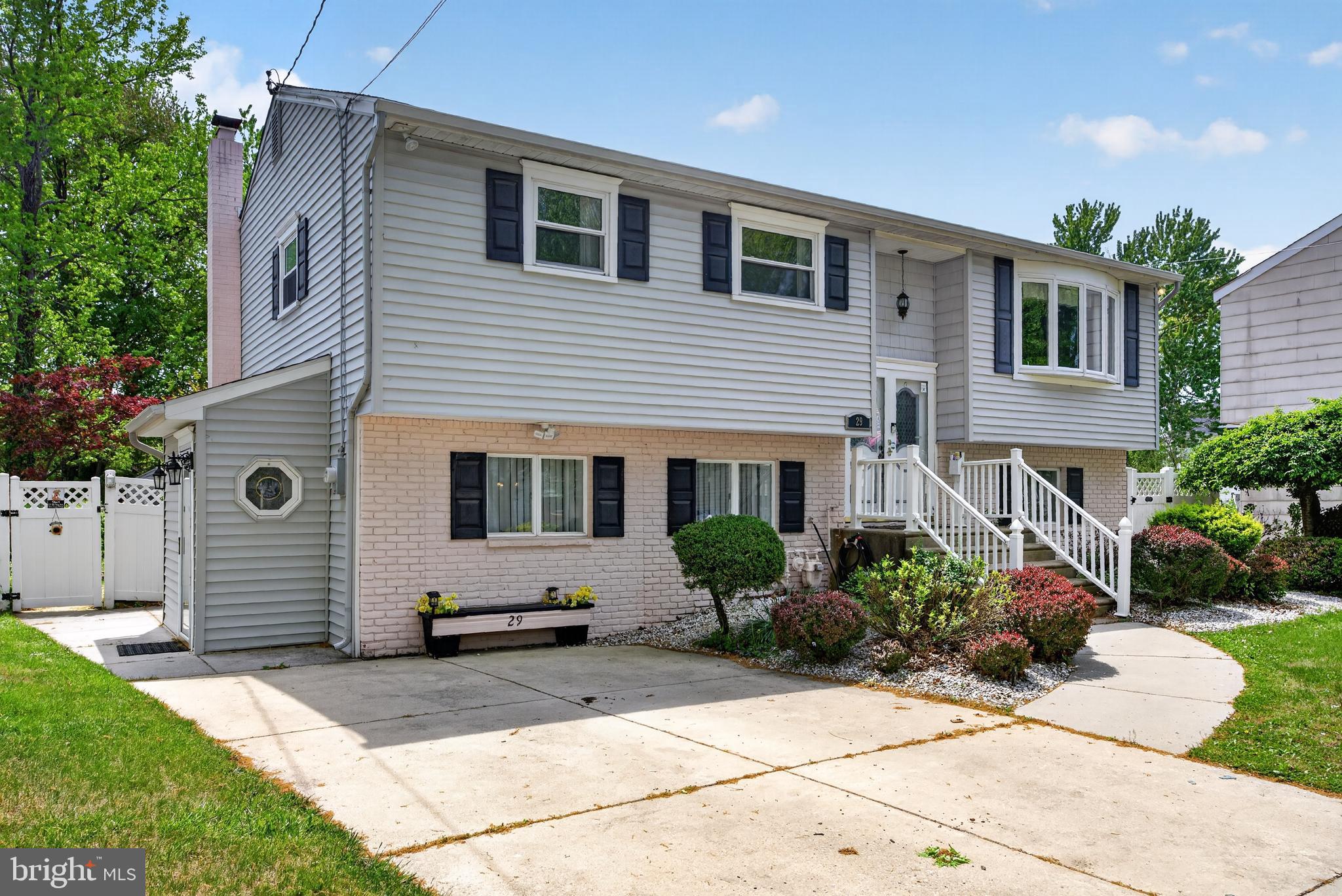 29 CLARK DRIVE