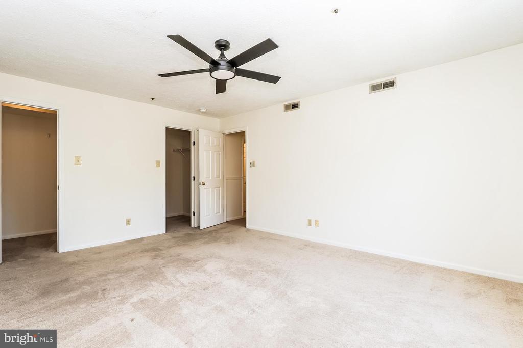 17 KENWOOD DRIVE