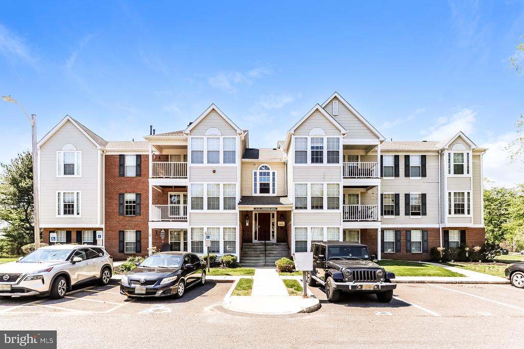 17 KENWOOD DRIVE