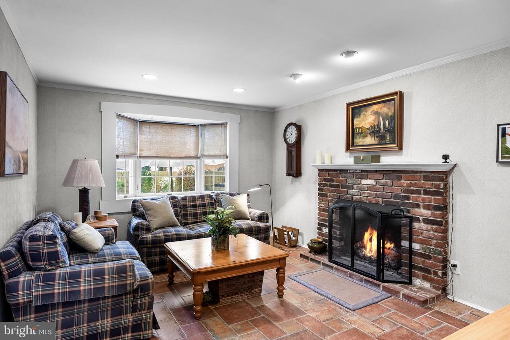 206 CROYDEN DRIVE