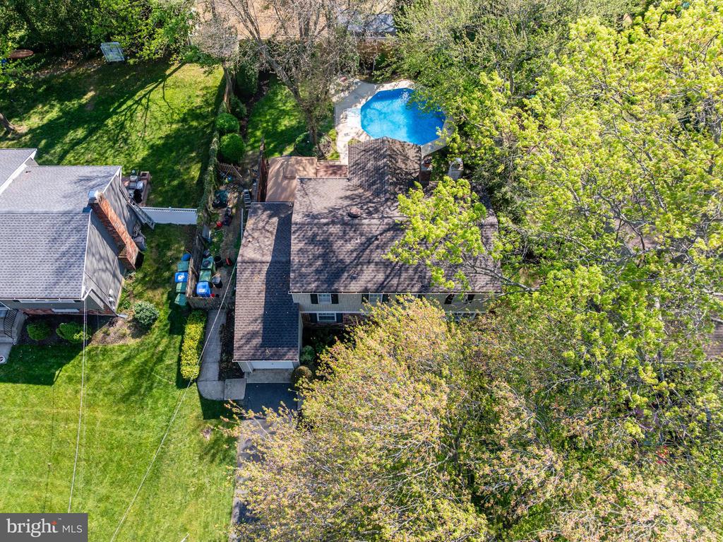206 CROYDEN DRIVE