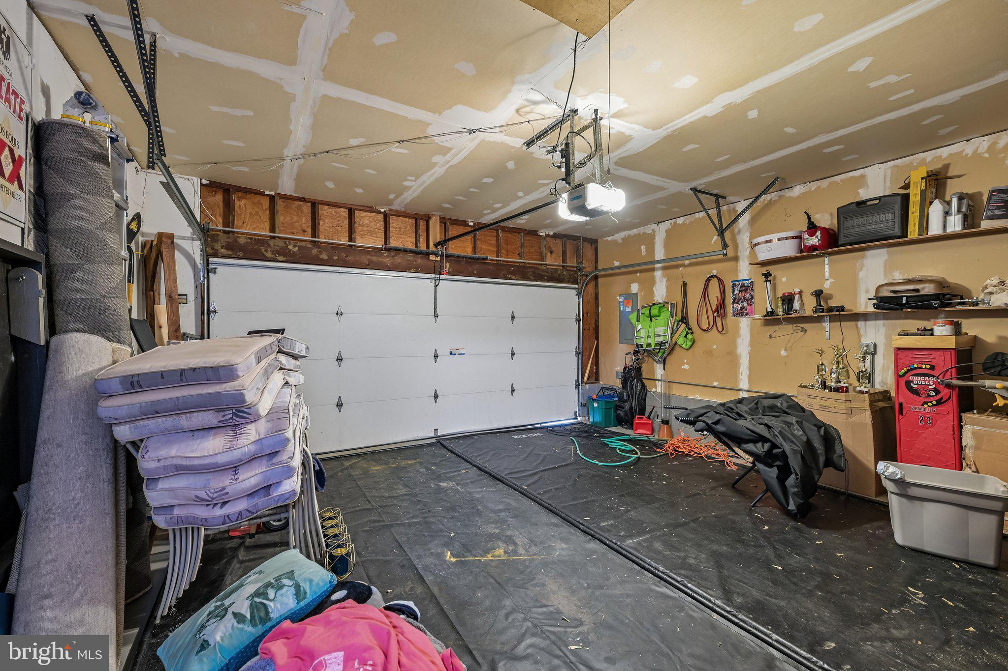 1669 BLUE JAY LANE