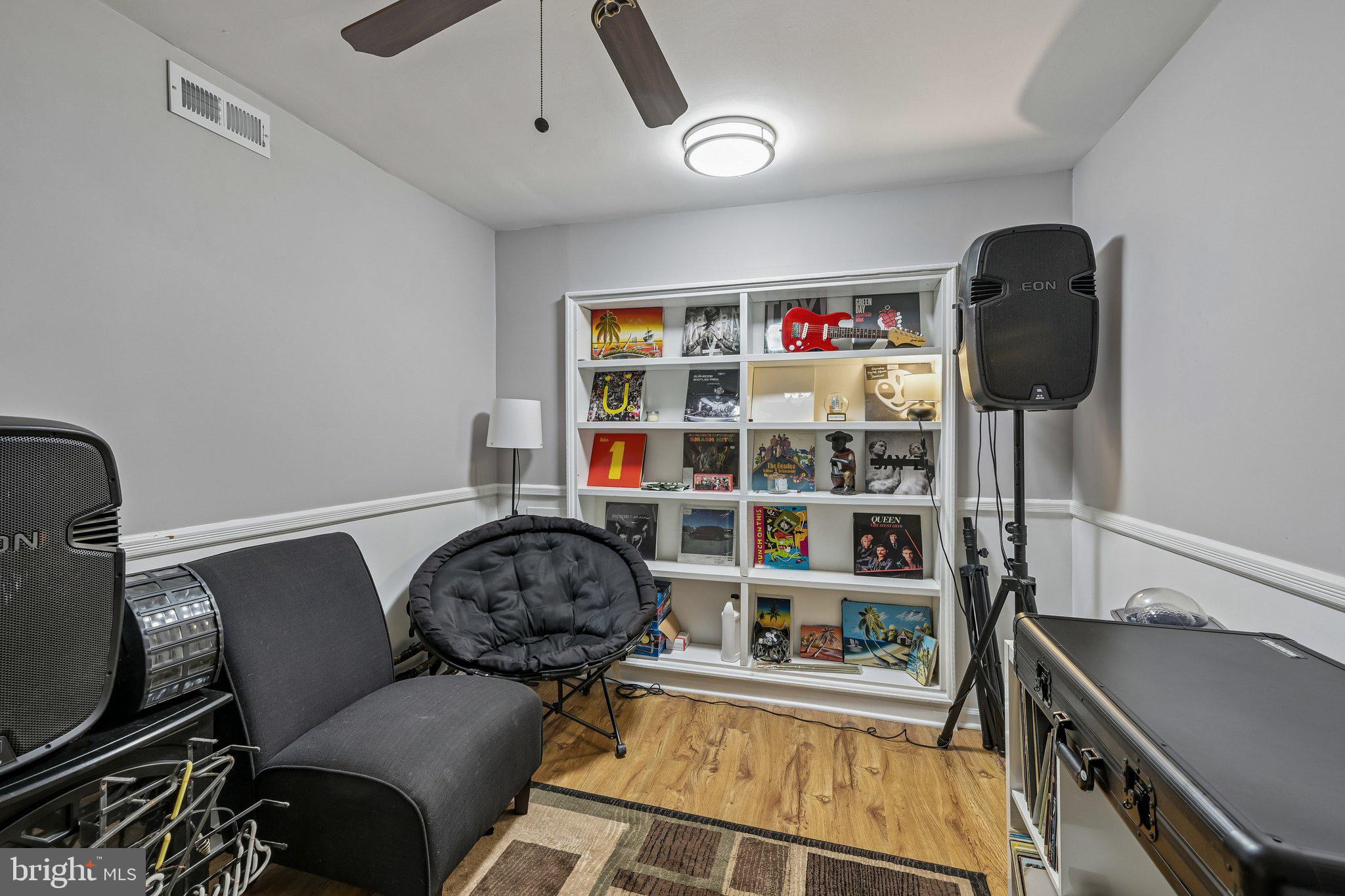 1669 BLUE JAY LANE