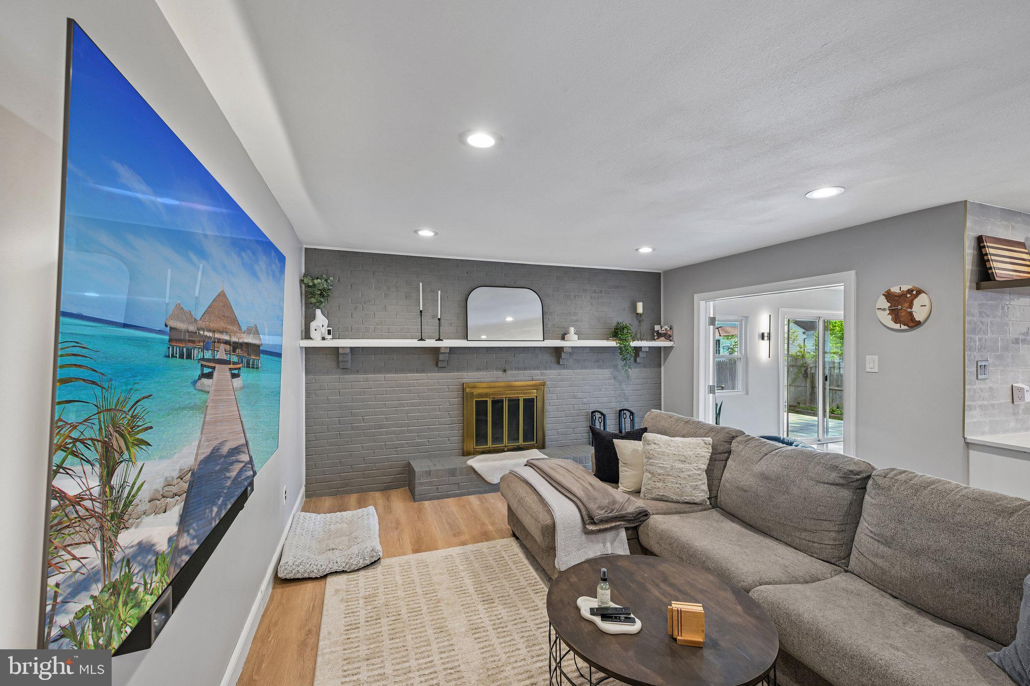 1669 BLUE JAY LANE