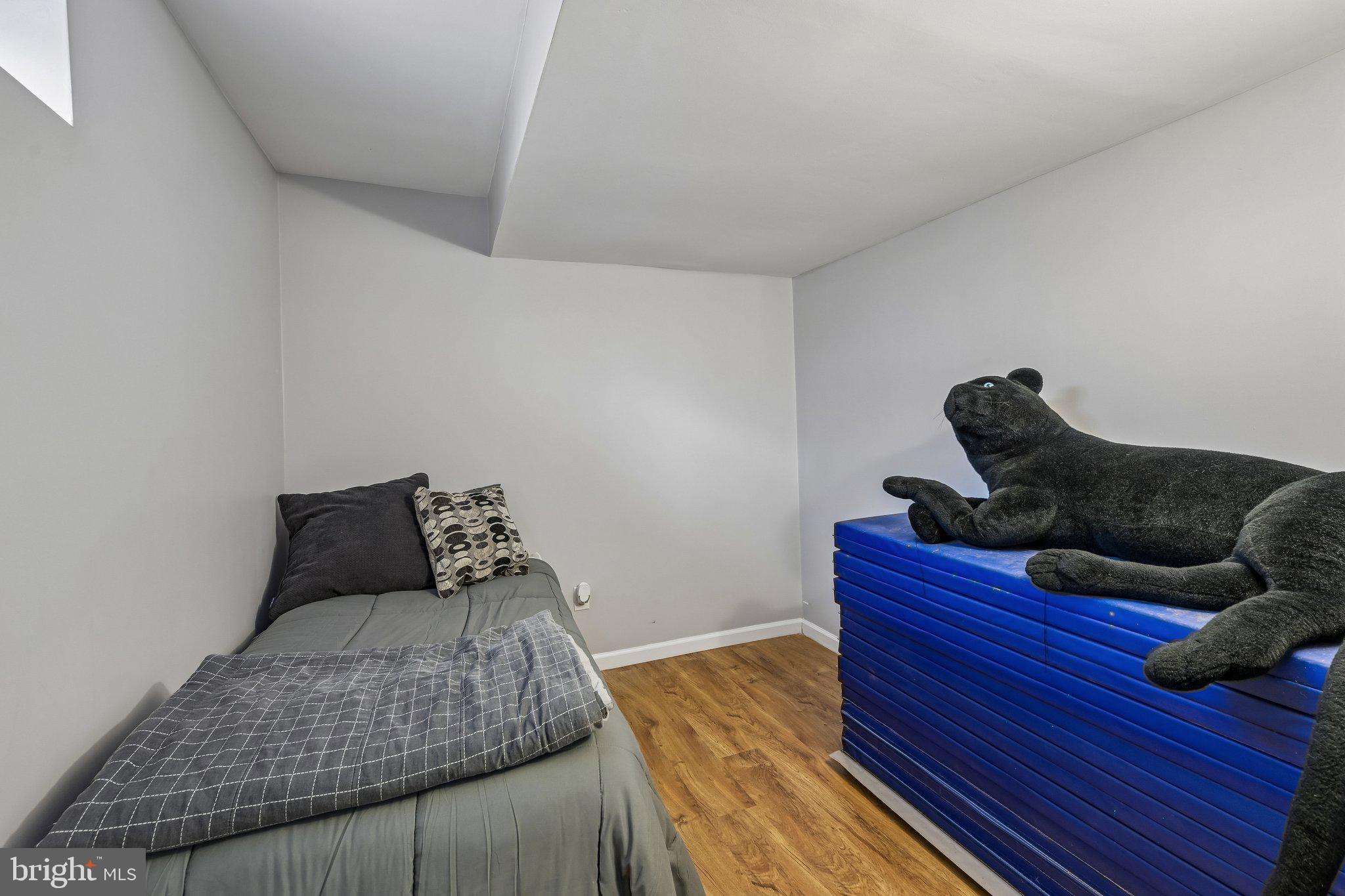 1669 BLUE JAY LANE