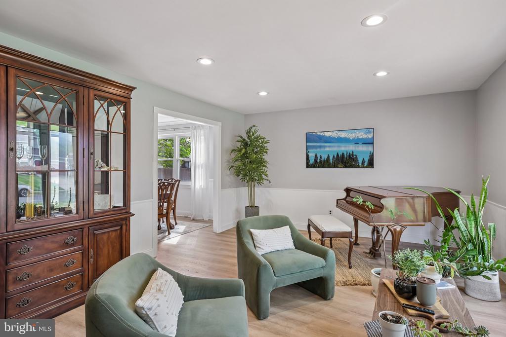 1669 BLUE JAY LANE