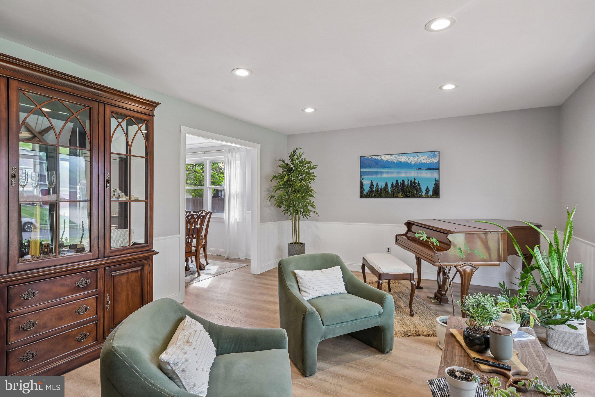 1669 BLUE JAY LANE