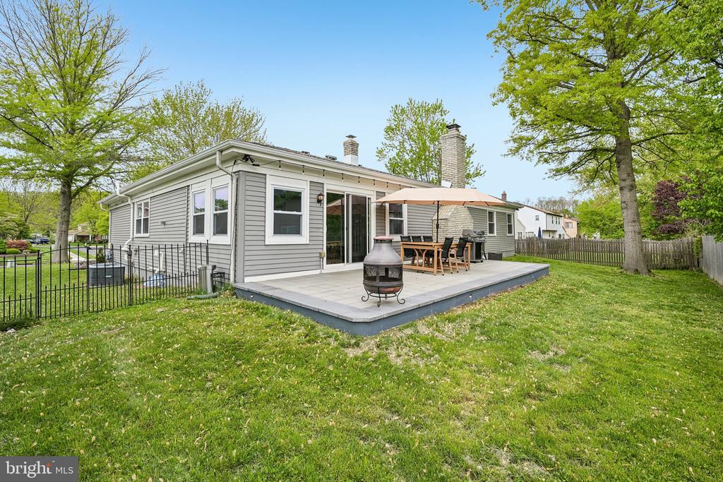 1669 BLUE JAY LANE