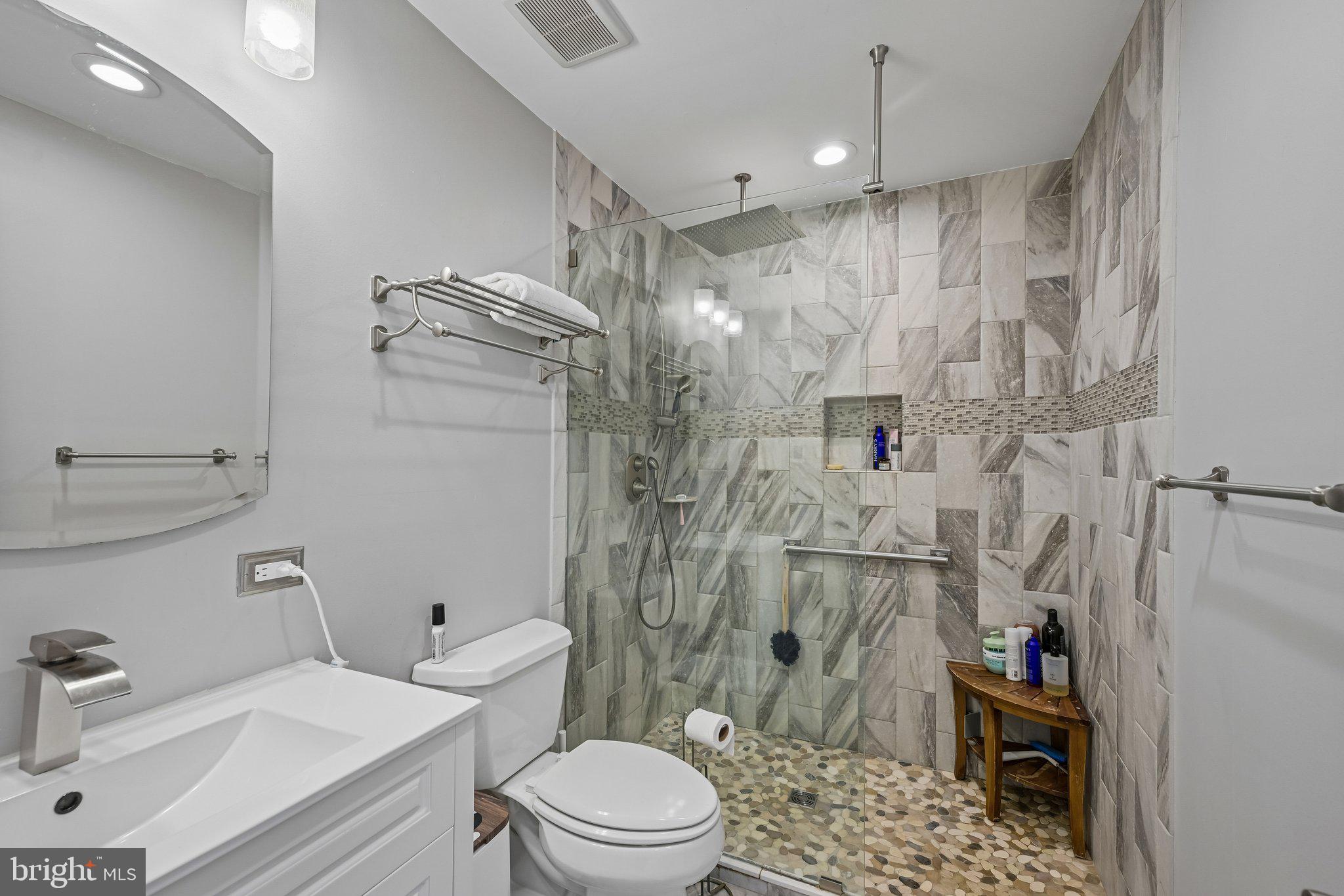 1669 BLUE JAY LANE