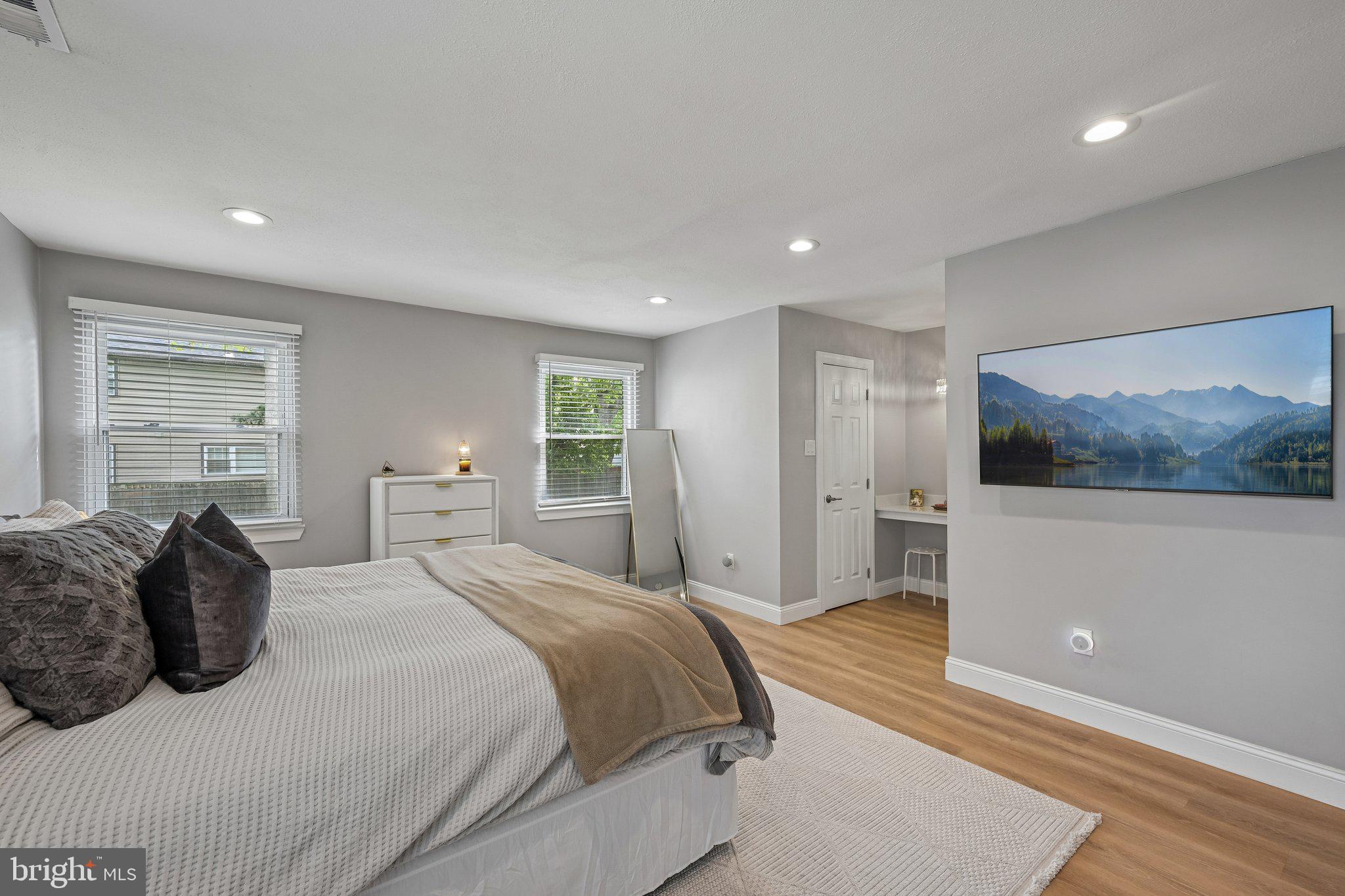 1669 BLUE JAY LANE