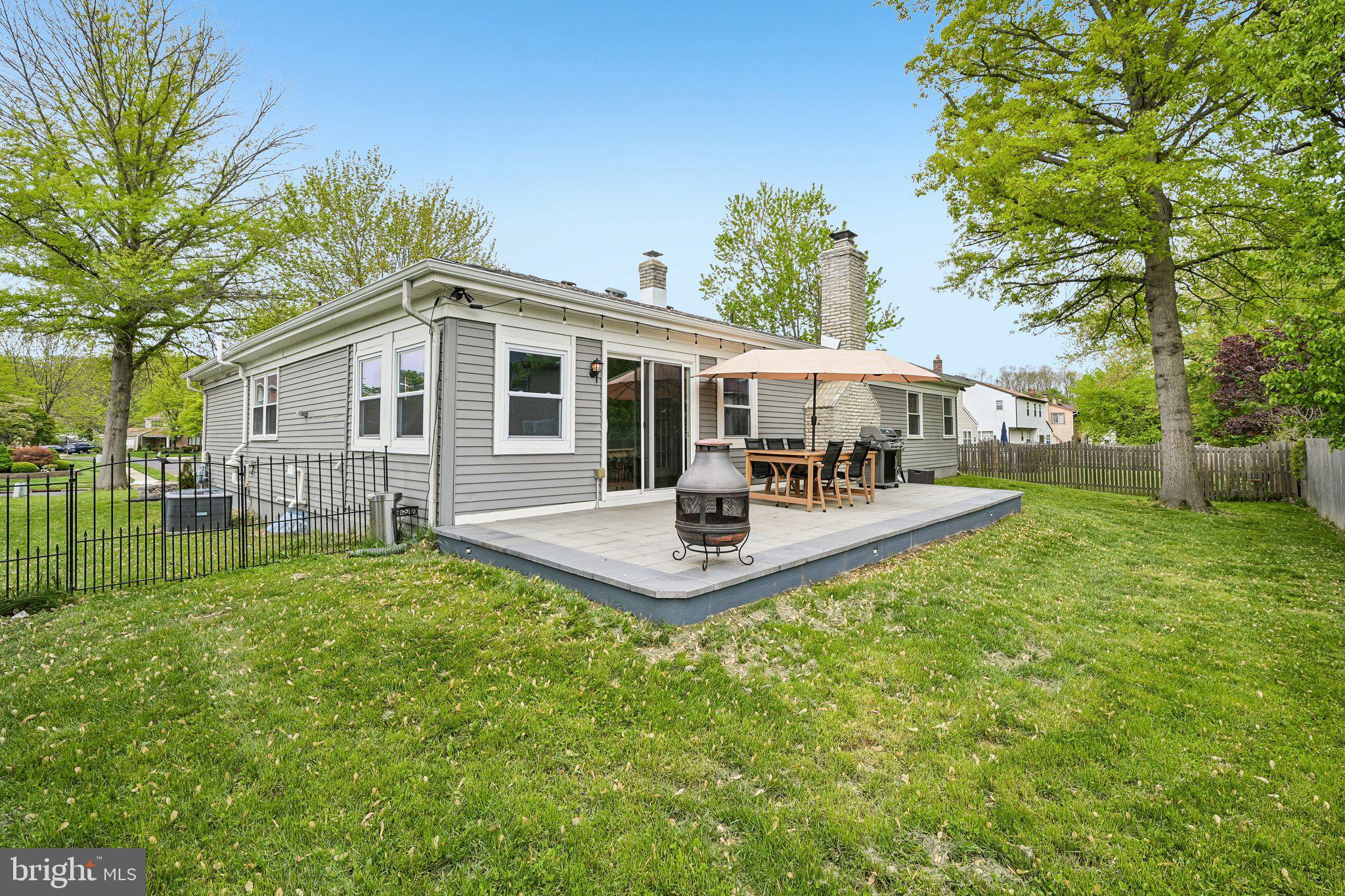 1669 BLUE JAY LANE