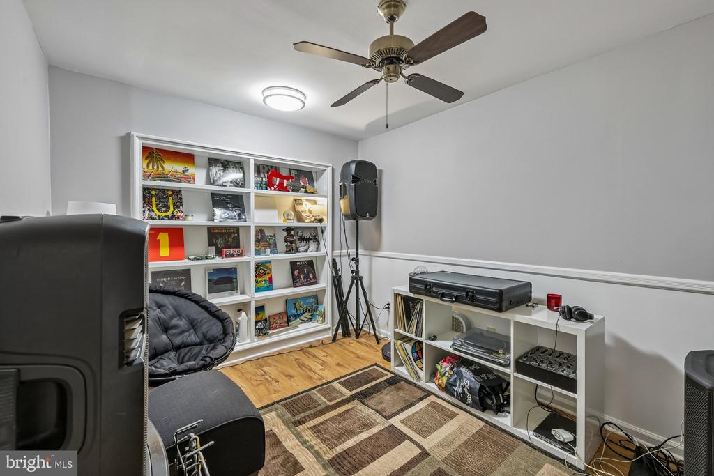 1669 BLUE JAY LANE