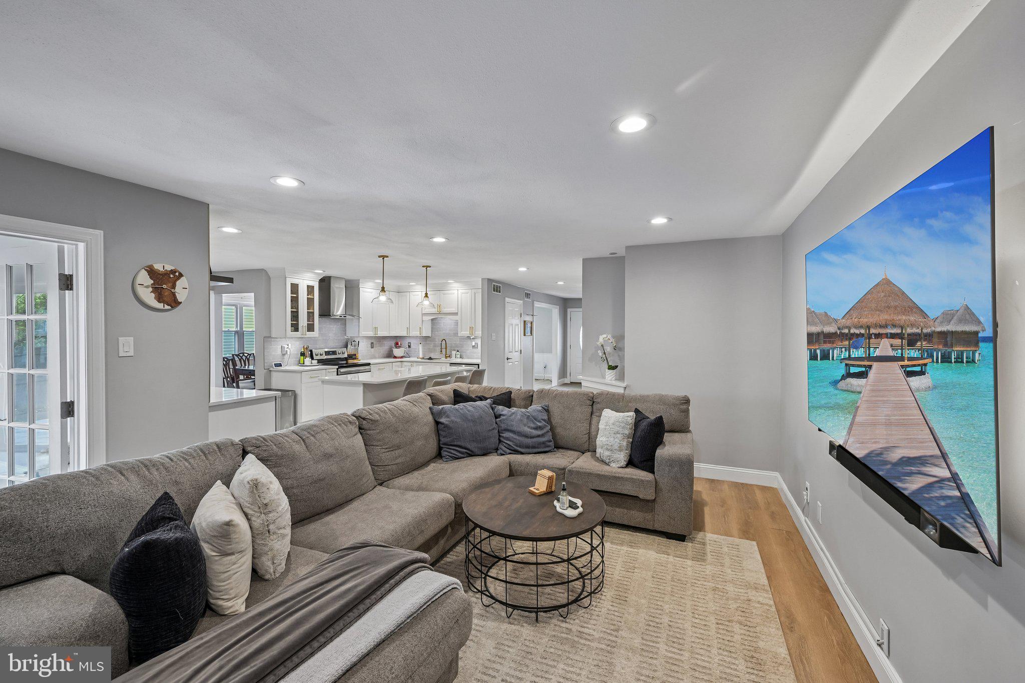 1669 BLUE JAY LANE