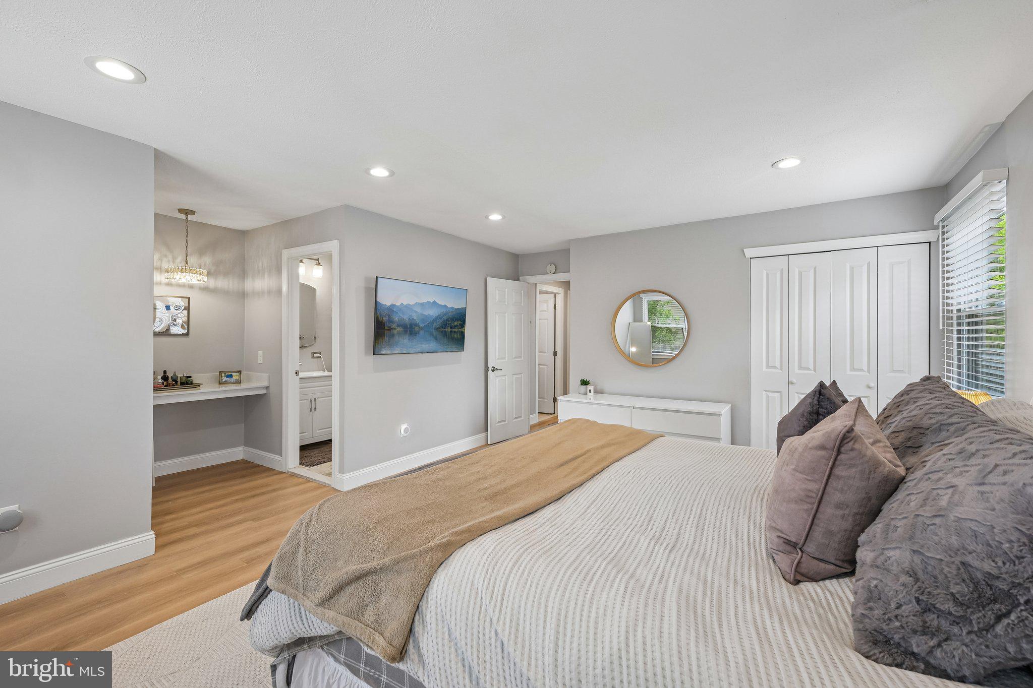 1669 BLUE JAY LANE