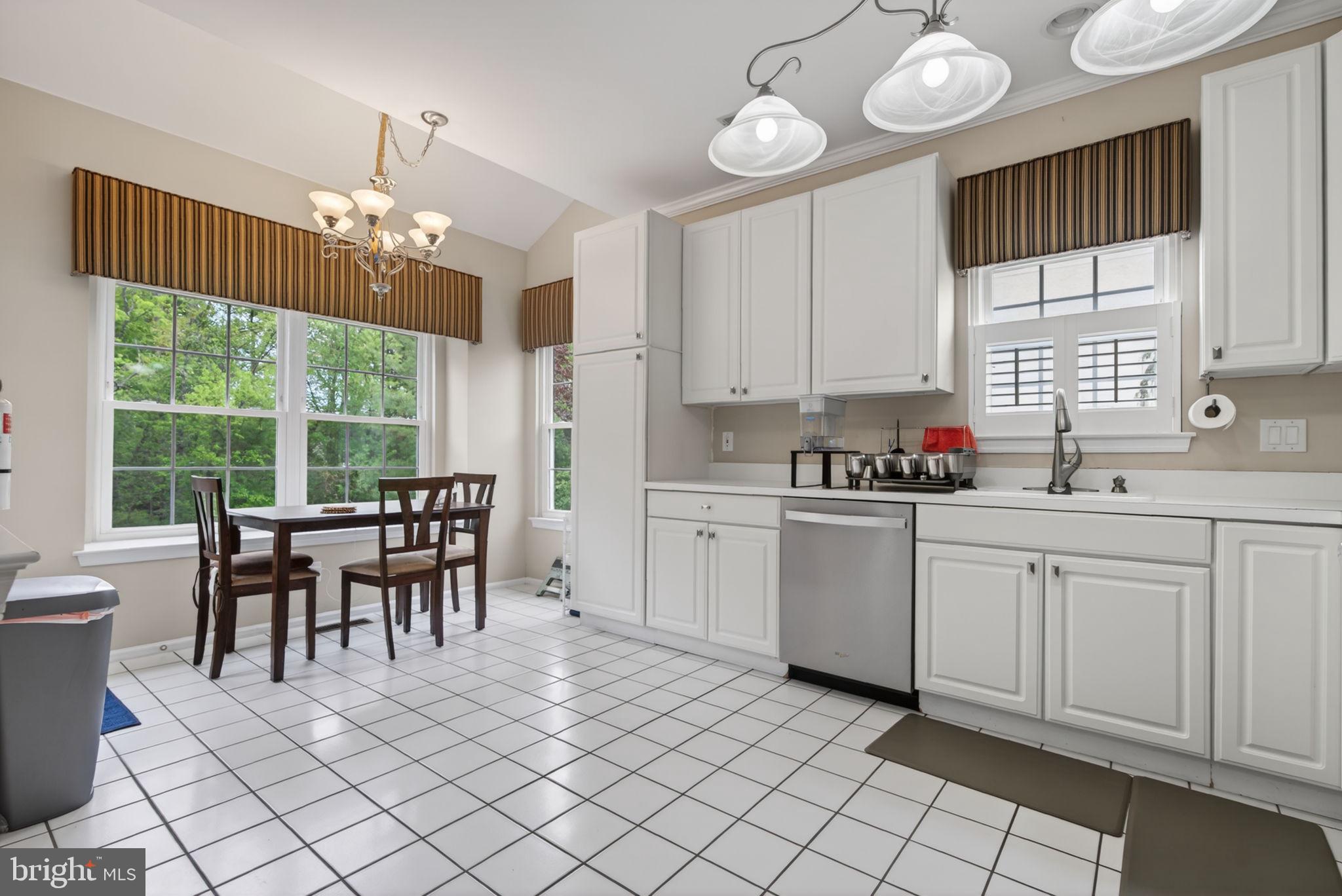 22 VERSAILLES BOULEVARD