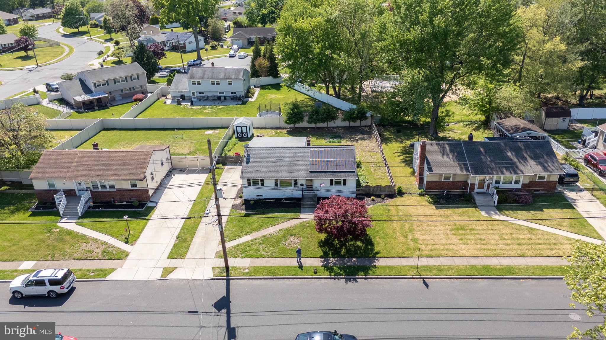 1105 SUNSET DRIVE