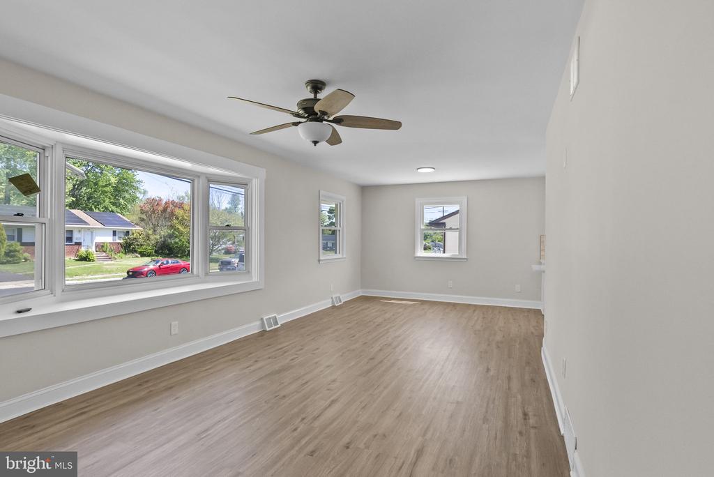 1105 SUNSET DRIVE