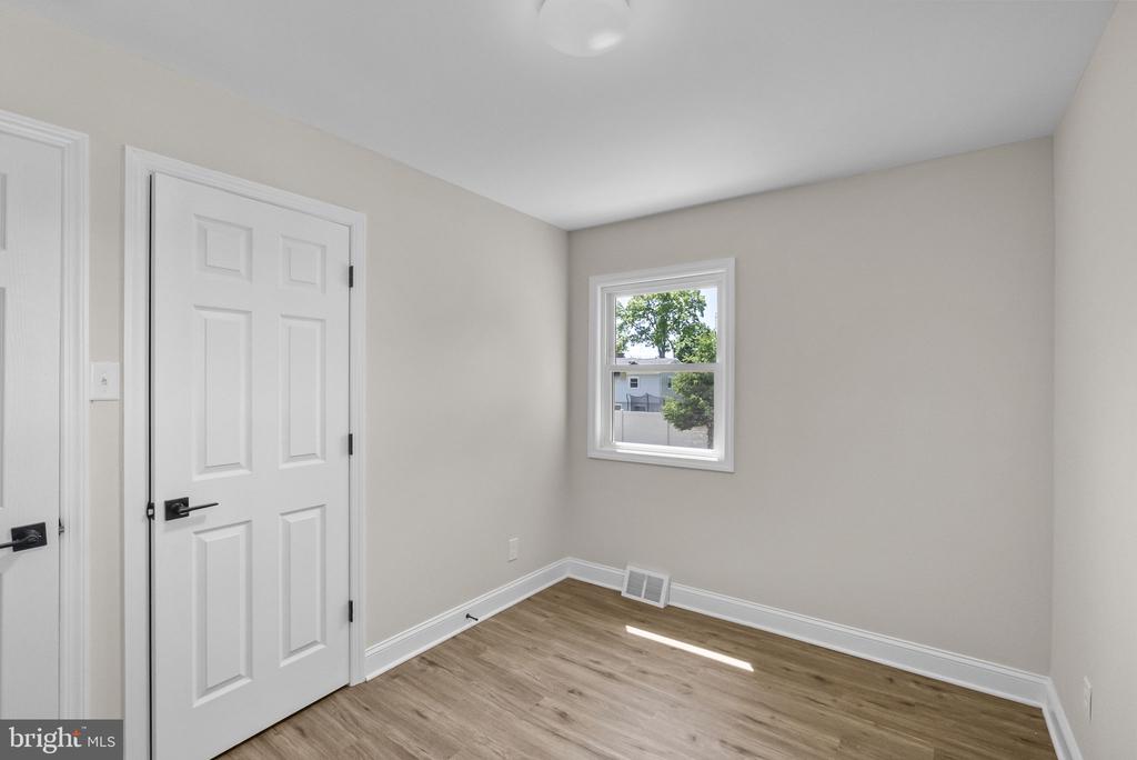 1105 SUNSET DRIVE