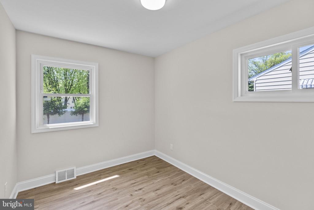 1105 SUNSET DRIVE