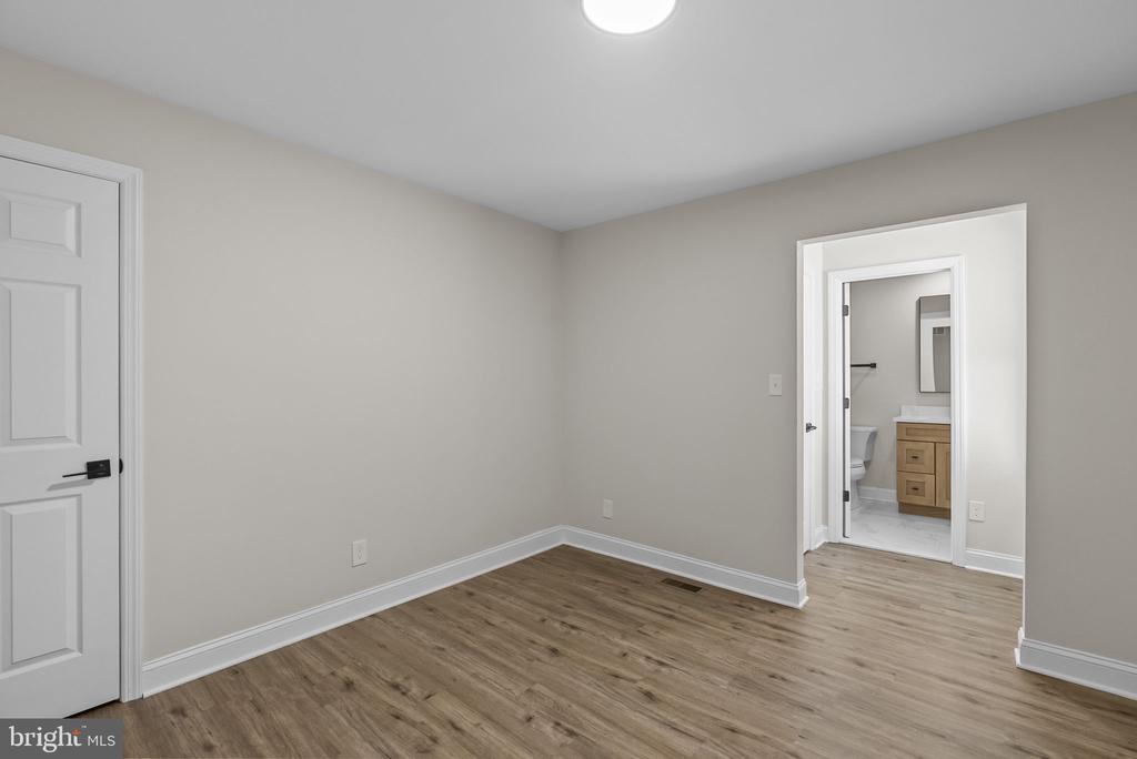 1105 SUNSET DRIVE