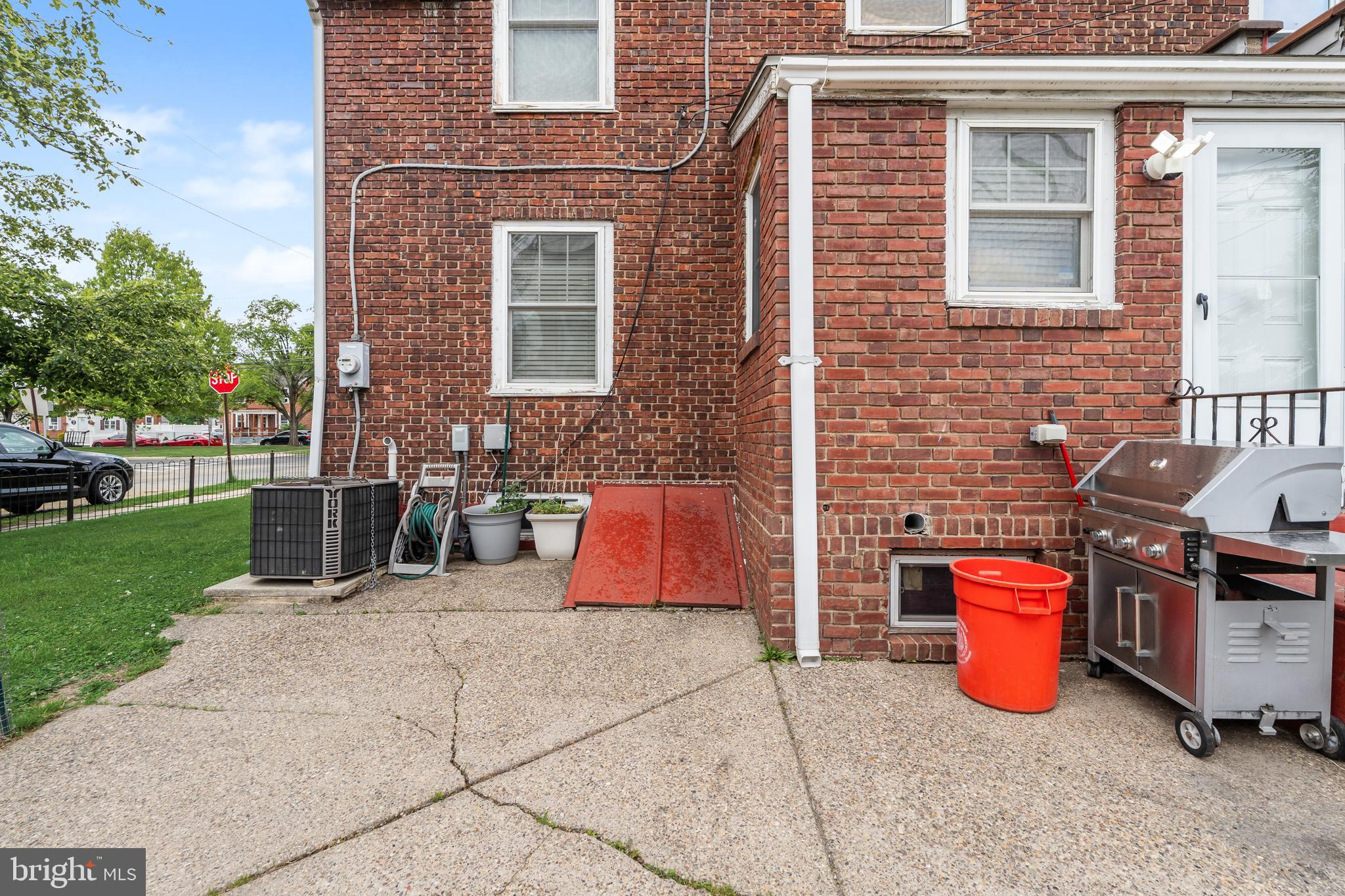 1552 COLLINGS ROAD