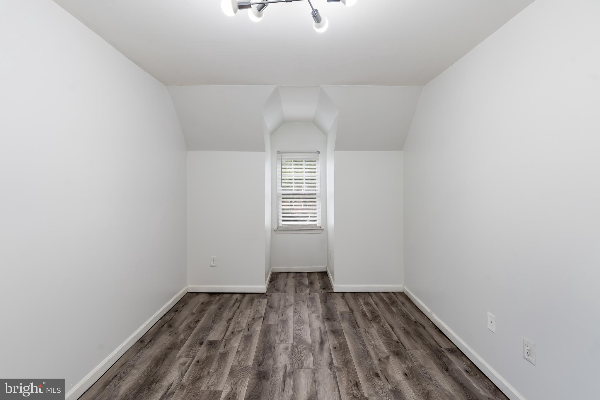 1552 COLLINGS ROAD