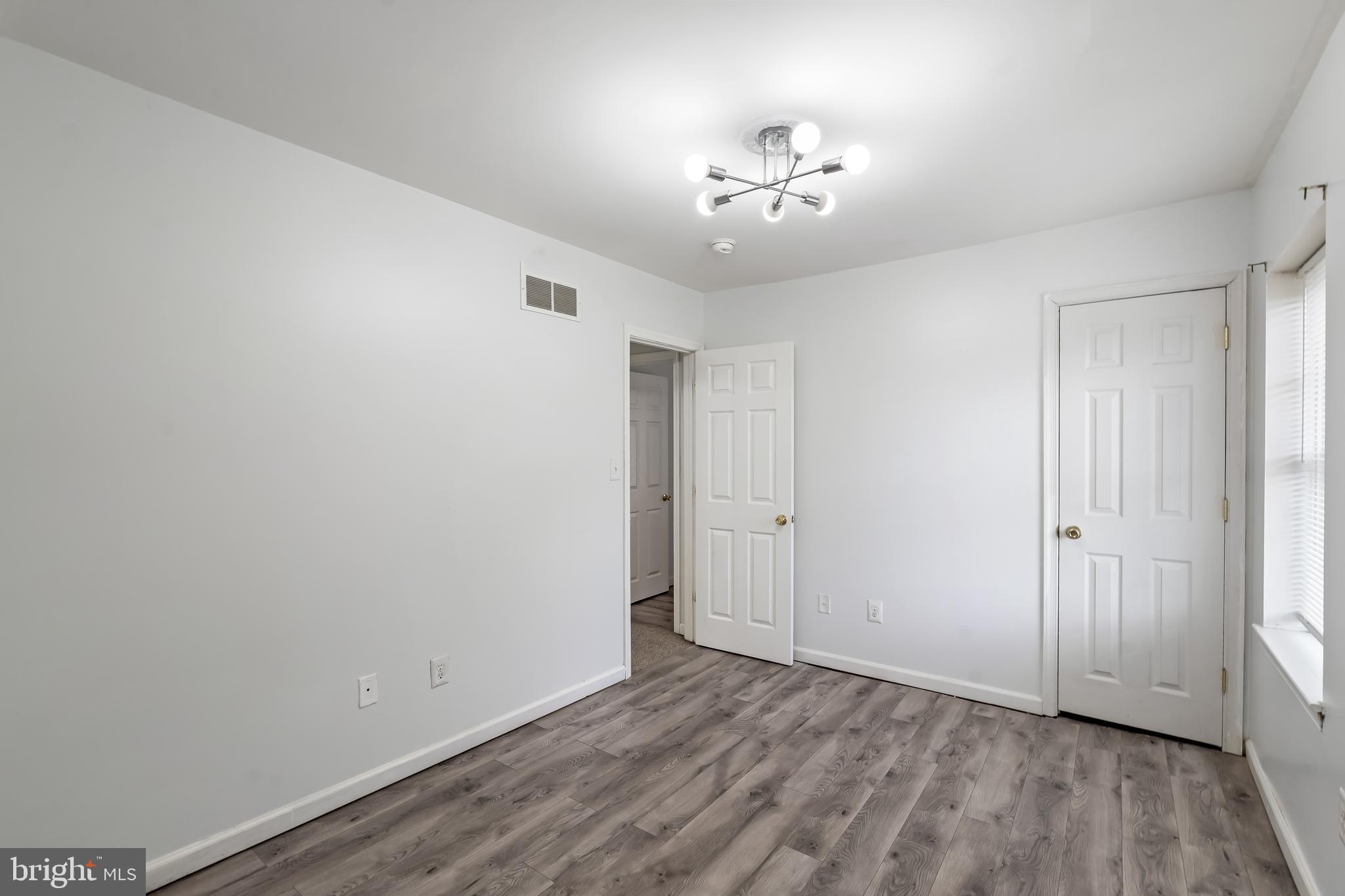 1552 COLLINGS ROAD