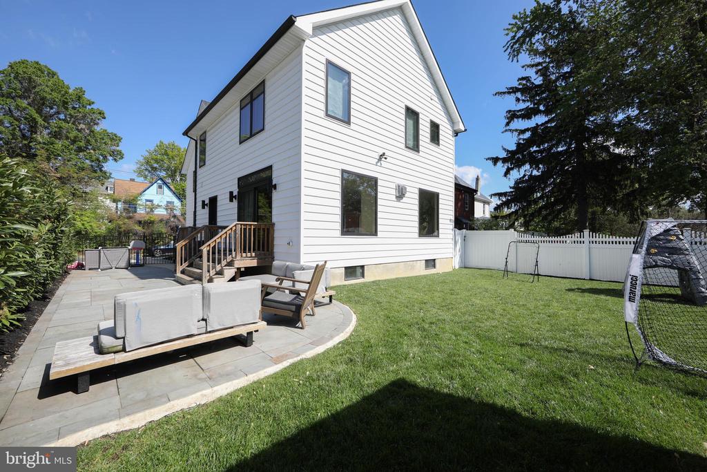 14 E CRYSTAL LAKE AVENUE