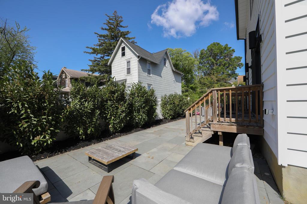 14 E CRYSTAL LAKE AVENUE