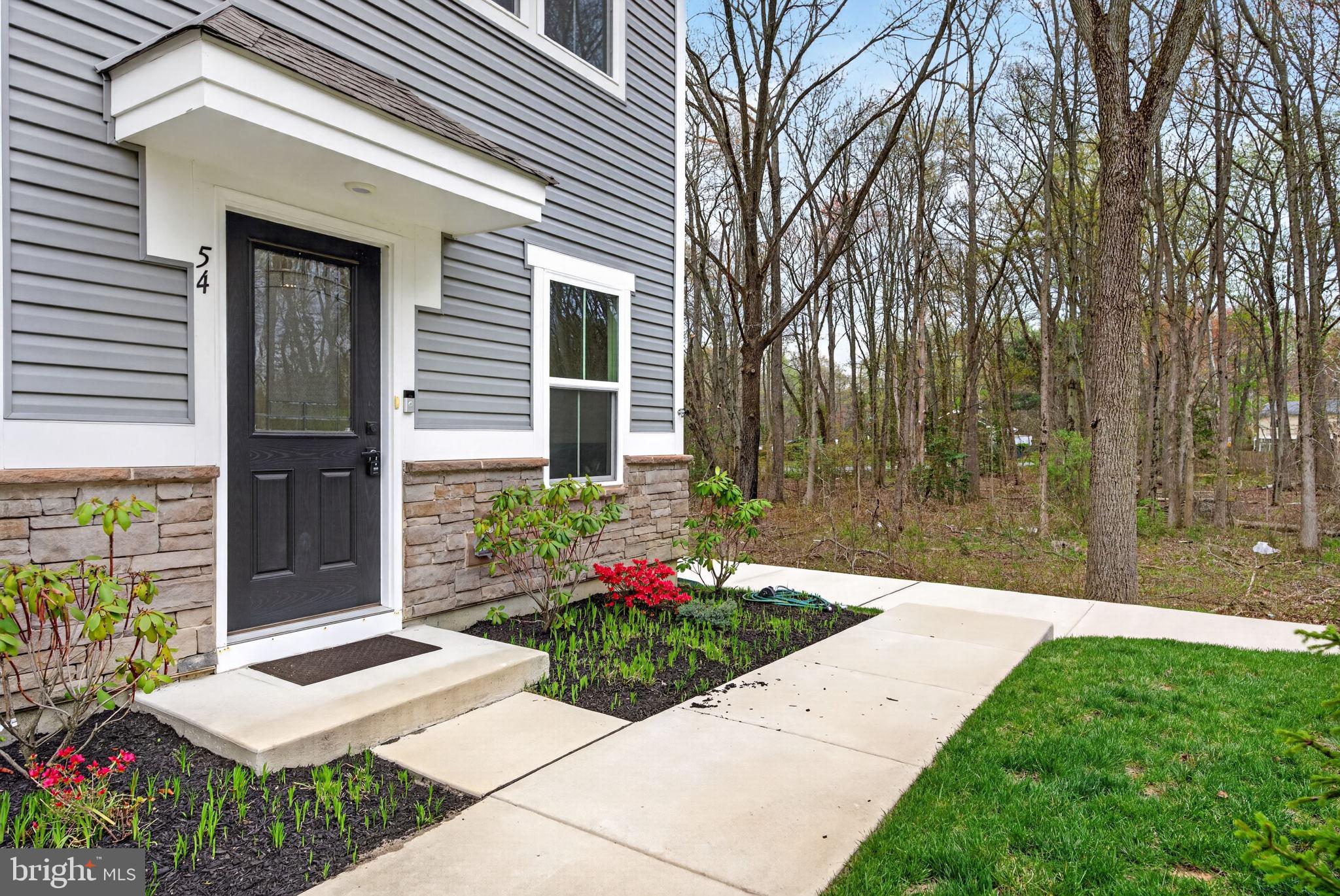 54 SIDNEY LANE
