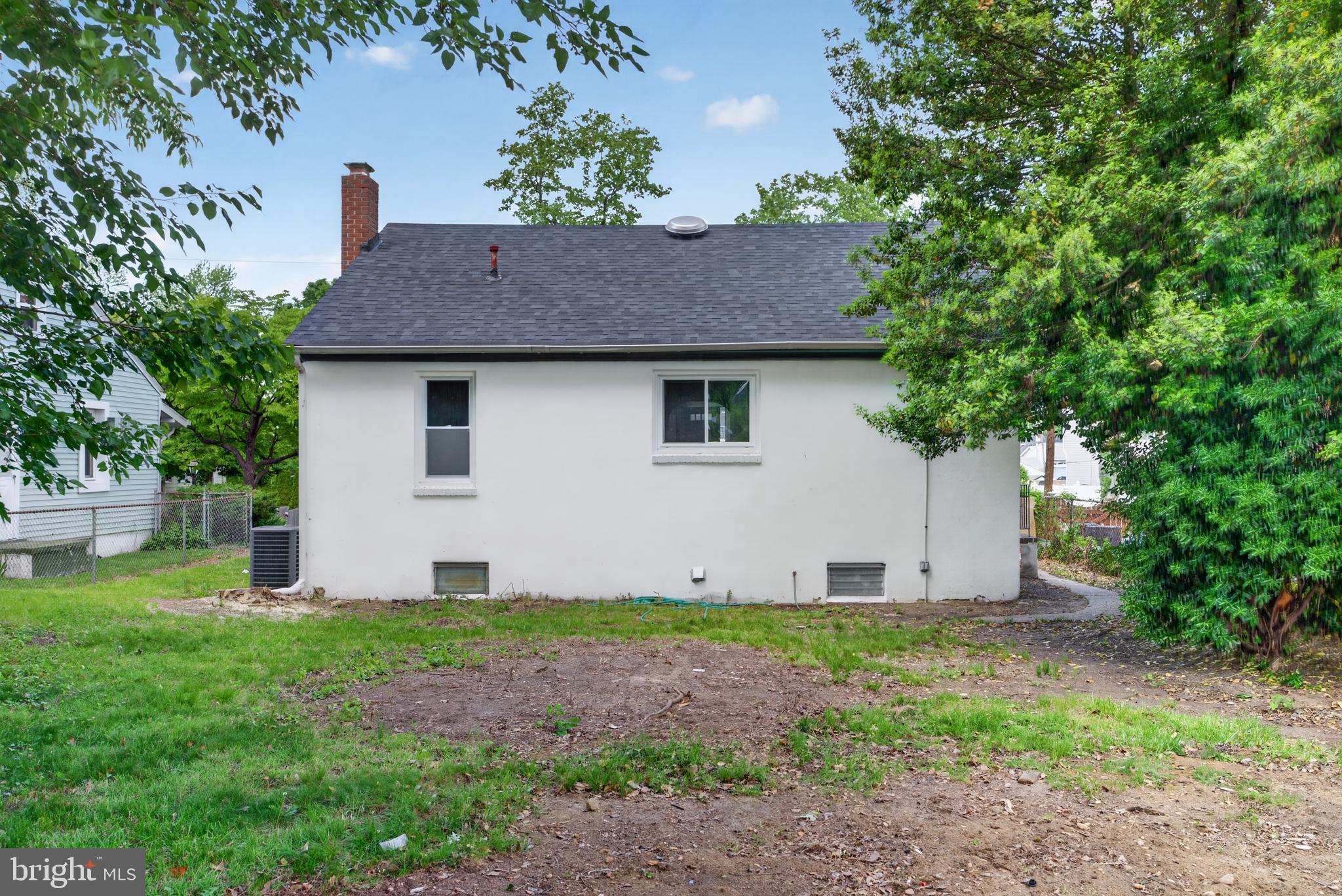 22 W 4TH AVENUE