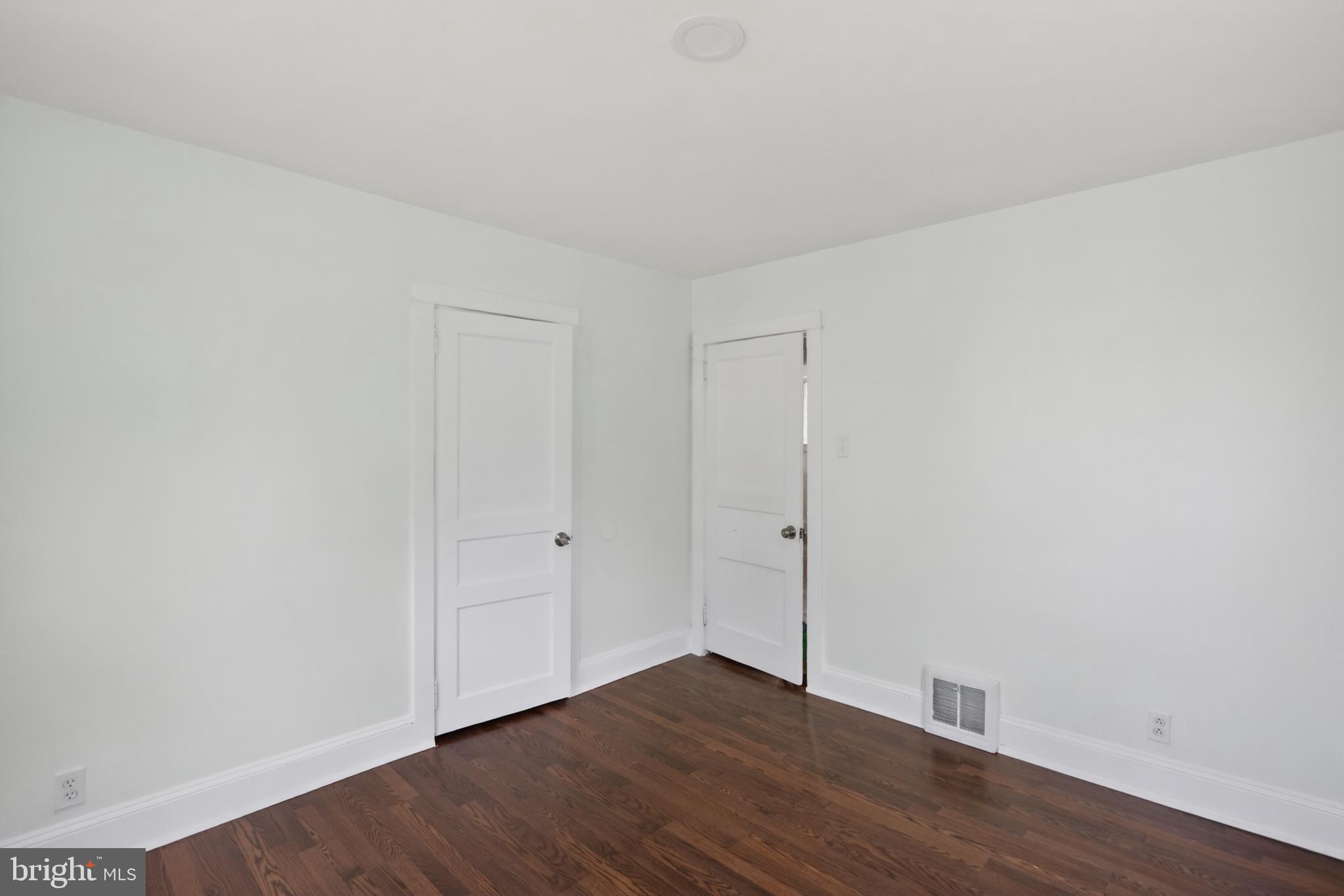 22 W 4TH AVENUE